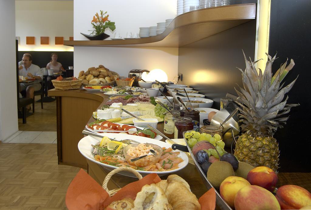 Abc Hotel Κωνσταντία Εξωτερικό φωτογραφία